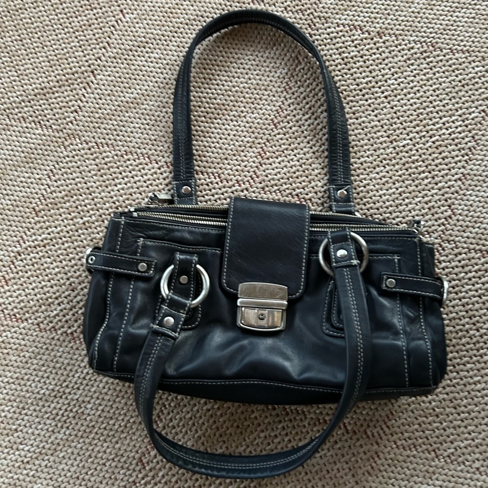 PERLINA Vintage Leather Shoulder Bag - Picture 8 of 9